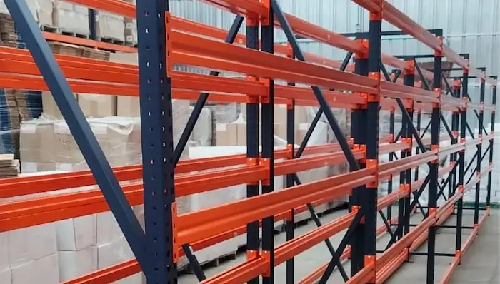 Sistema de racks industriales para optimización de espacio