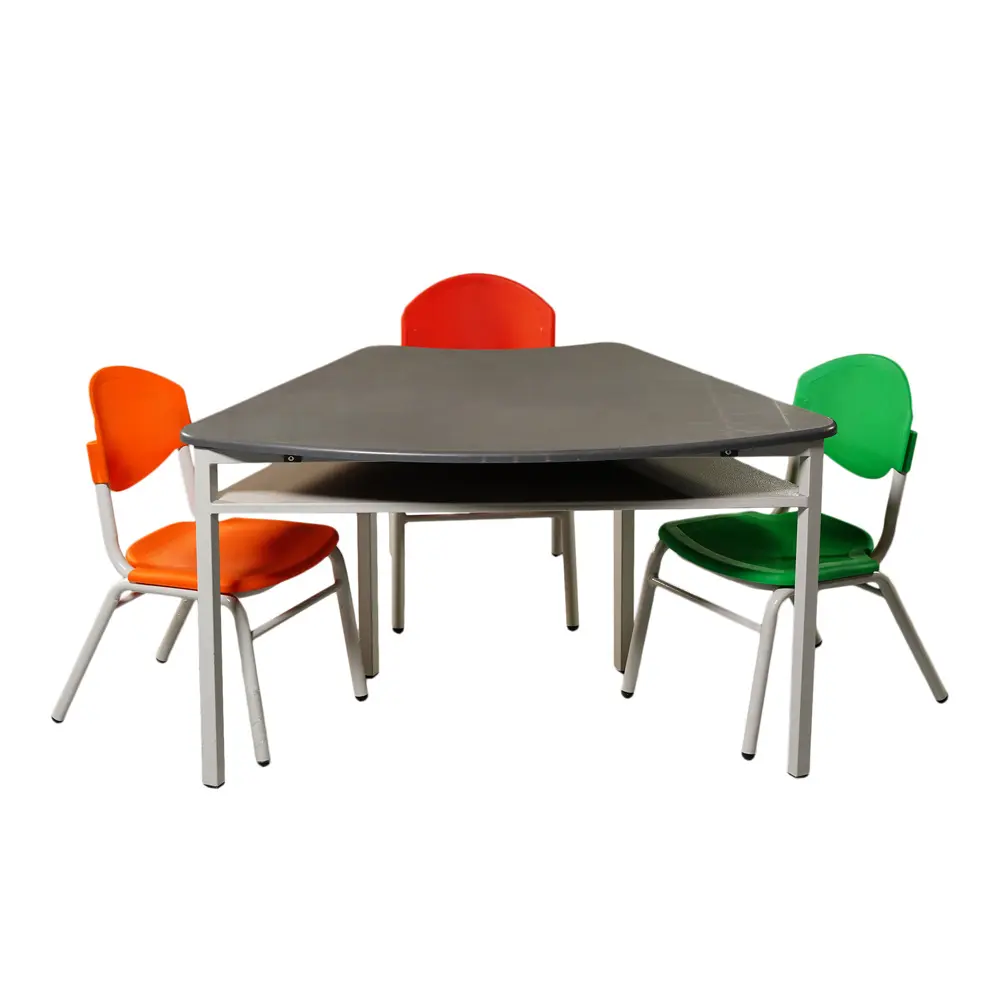 Mesa Trapezoidal Preescolar con 3 sillas (Manual Ministerio de Educación) 1