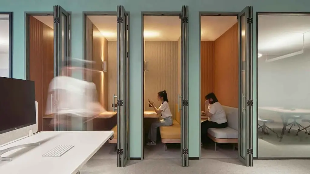 Imagen asociada a Tendencias en Mobiliario de Oficina para 2024: Ergonomía y Diseño
