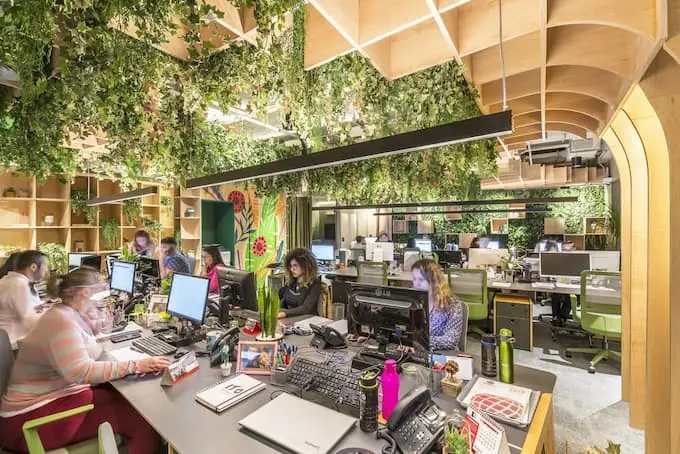 Imagen asociada a Tendencias en Mobiliario de Oficina para 2024: Ergonomía y Diseño